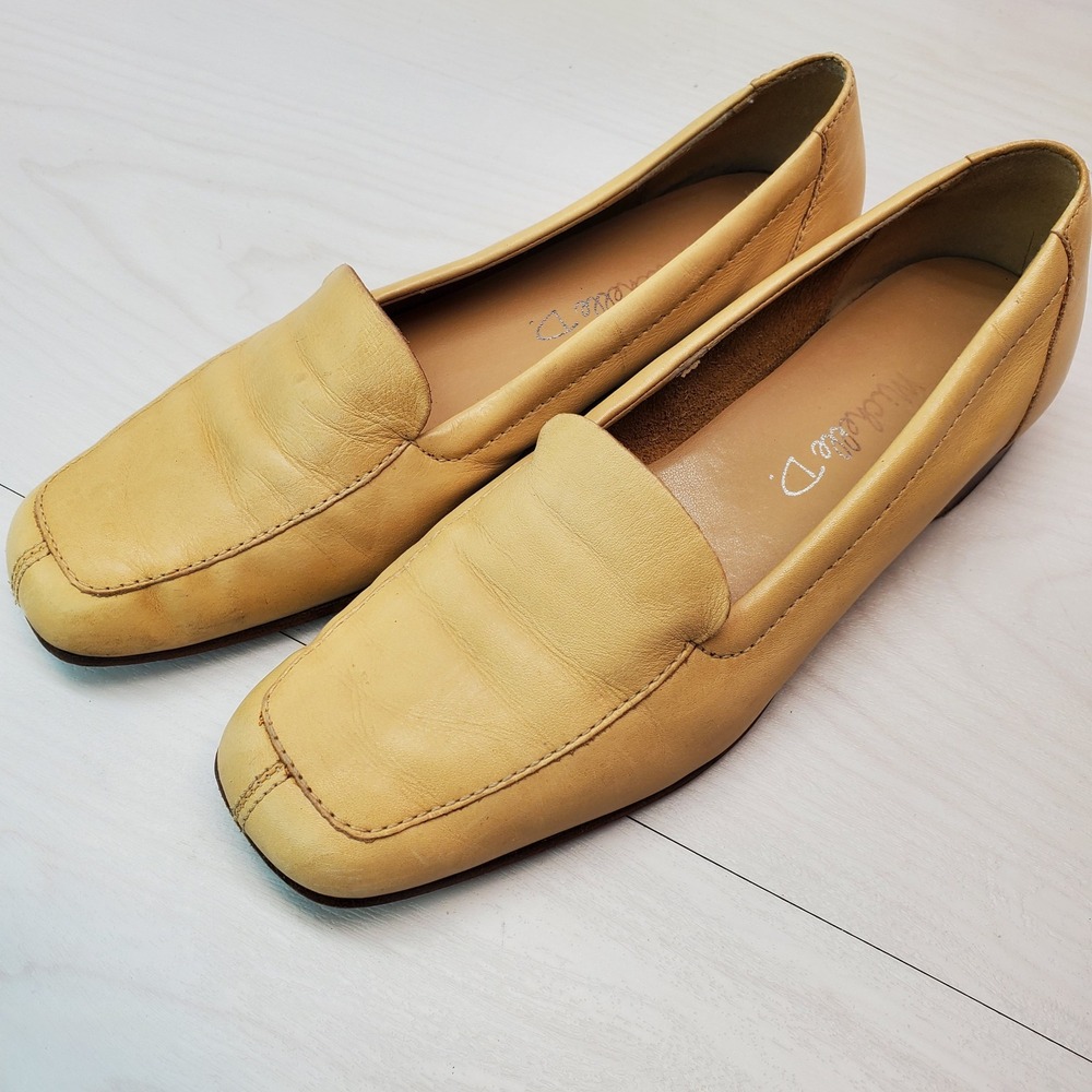 Michelle D Womens Tan Leather Square Toe Loafer Flats Shoes Size 7M